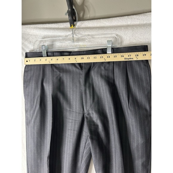 Jos A Bank SignatureGold Men's Grey Pinstripe Wool Suit 44R see measure - Picture 12 of 16